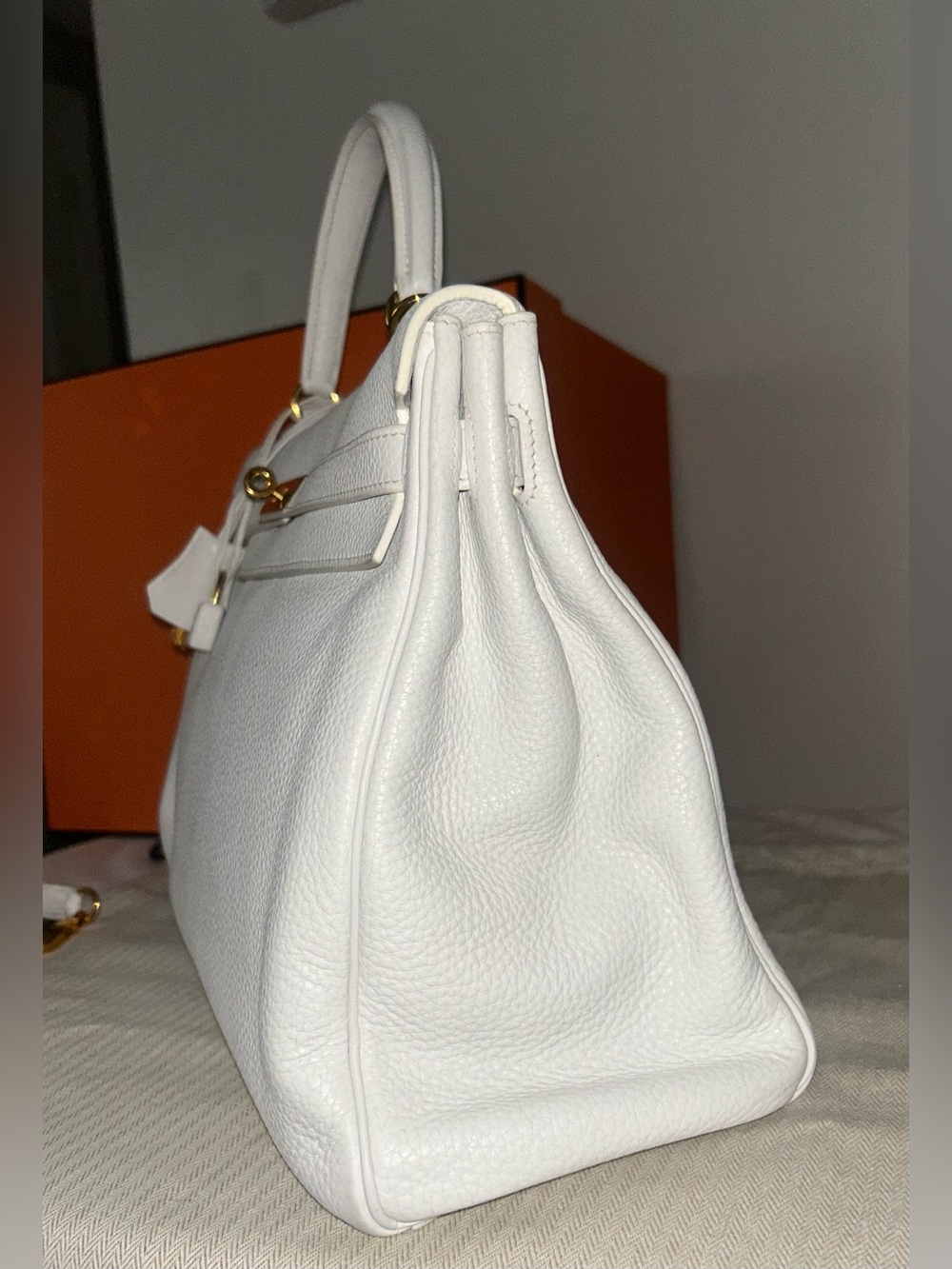 HERMÈS Kelly 35 White Blanc Clemence Leather Gold Hardware Handbag - Picture 6 of 14
